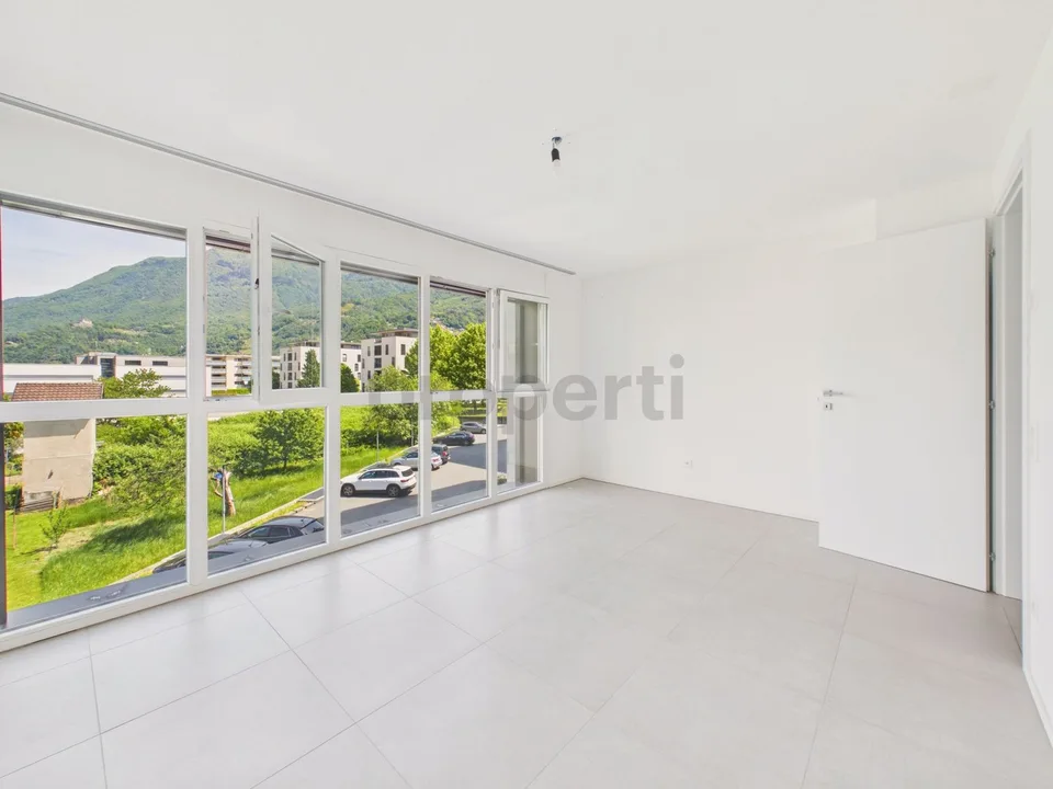 Moderne 3.5 Zimmer mit großer Terrasse, Giubiasco