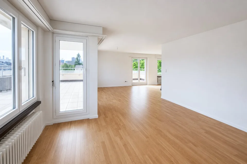 Schöne helle 4.5-Zimmer-Attikawohnung mit Terrasse