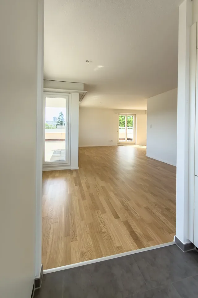 Schöne helle 4.5-Zimmer-Attikawohnung mit Terrasse
