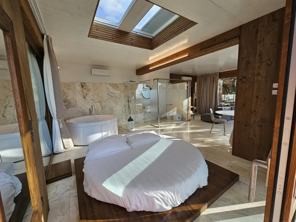 PROJECT FOR 10 ECO SUITES IN HILL COUNTRY OVERLOOKING LAKE TRASIMENO