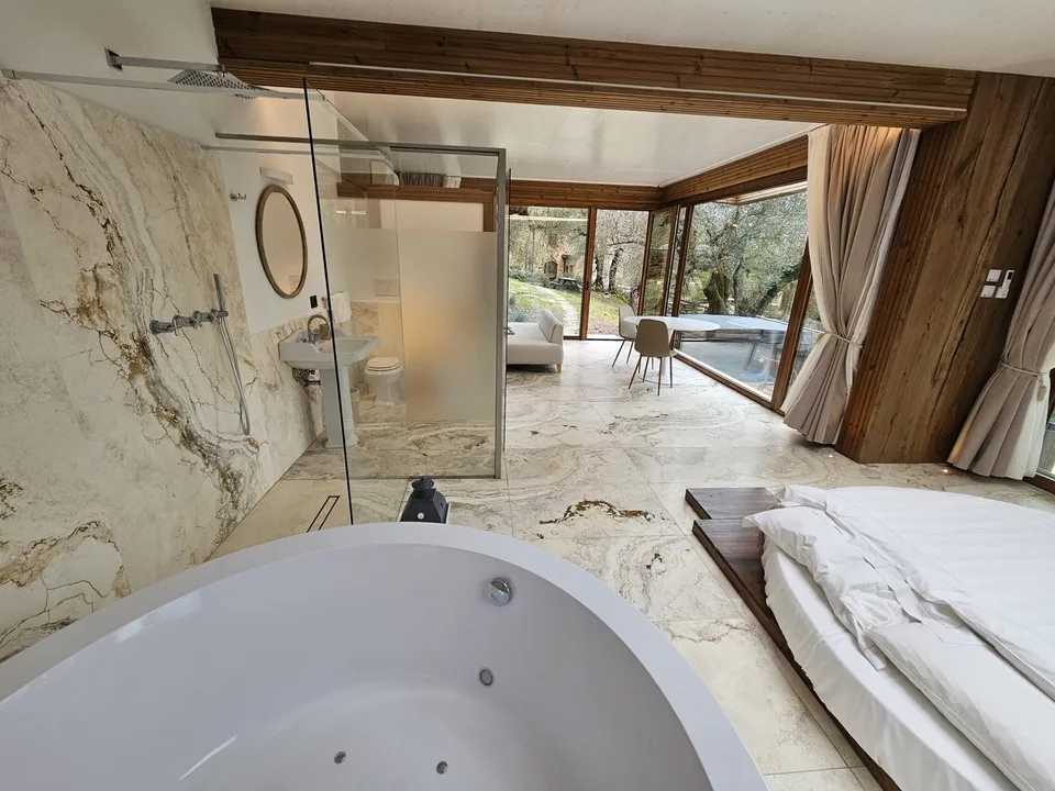 PROJECT FOR 10 ECO SUITES IN HILL COUNTRY OVERLOOKING LAKE TRASIMENO