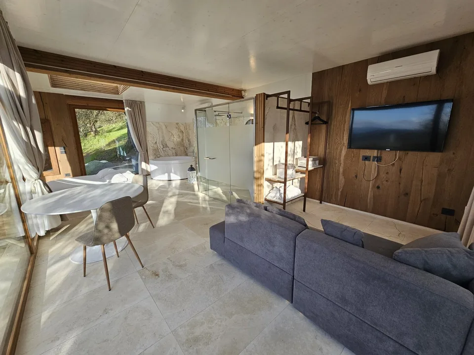 PROJECT FOR 10 ECO SUITES IN HILL COUNTRY OVERLOOKING LAKE TRASIMENO