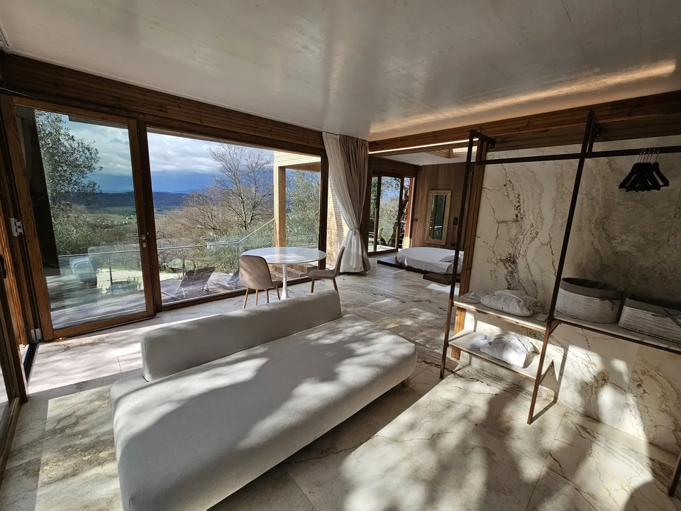 PROJECT FOR 10 ECO SUITES IN HILL COUNTRY OVERLOOKING LAKE TRASIMENO