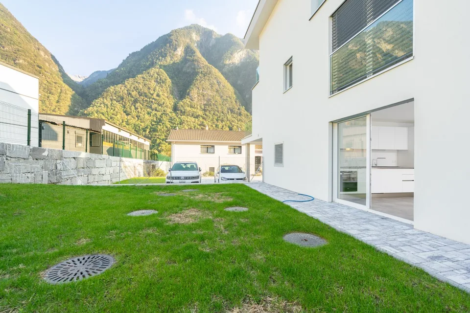 Modern 2.5-room apartment with garden - Rental income object