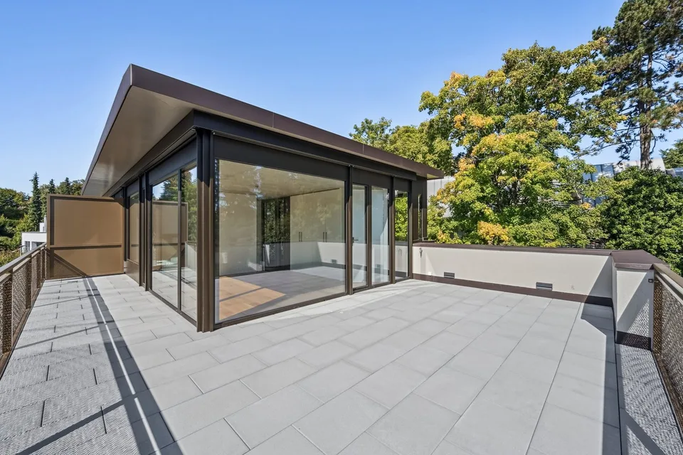 Exclusive living with garden and rooftop terrace