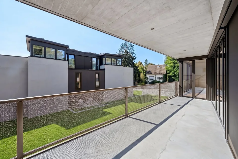 Exclusive living with garden and rooftop terrace