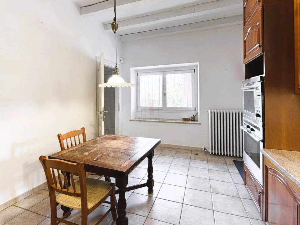 Schönes Haus mit Garten und teilweisem Seeblick
