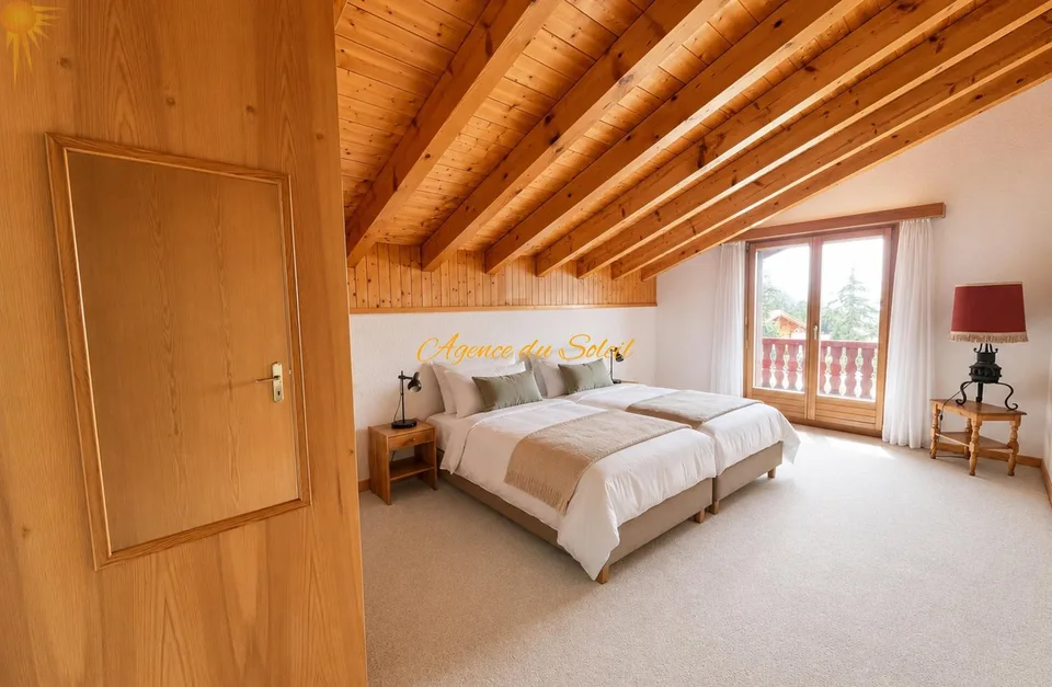 En Exclusivité ! Superbe chalet de 8.5 pièces en bordure du golf Ballesteros à Crans !