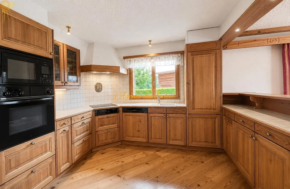En Exclusivité ! Superbe chalet de 8.5 pièces en bordure du golf Ballesteros à Crans !