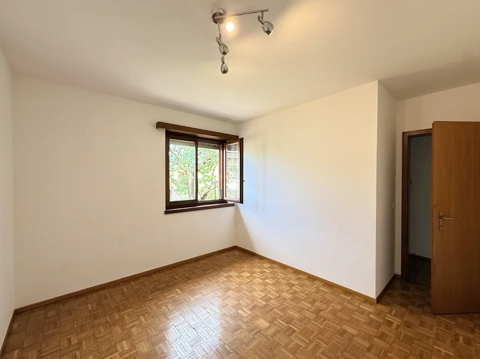 SPAZIOSA CASA 6 LOCALI CON GIARDINO E GROTTINO A GENESTRERIO
