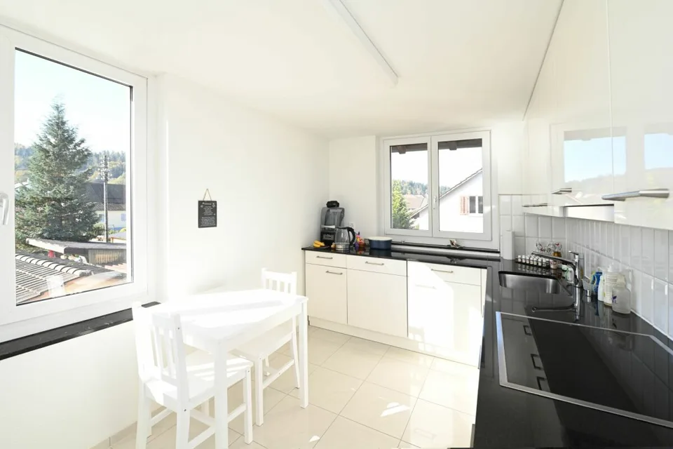 4-room apartment for rent with eat-in kitchen