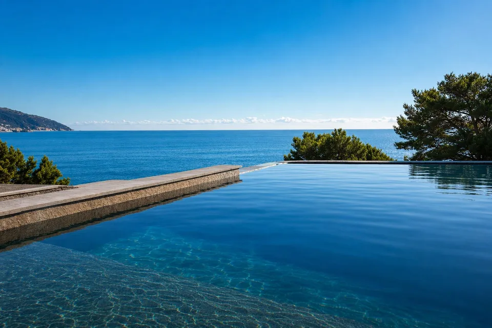 Villa mit Luxusausstattung und Infinity-Pool mit Meerblick in Ligurien