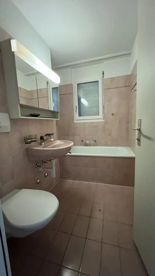 Wohnung mit Balkon sucht neuen Mieter.