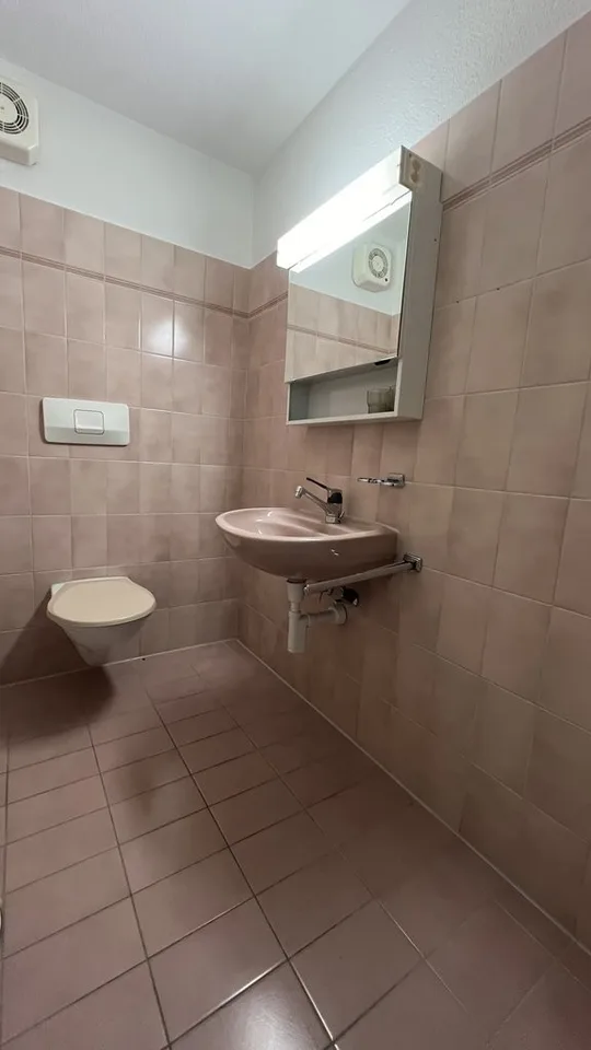 Wohnung mit Balkon sucht neuen Mieter.