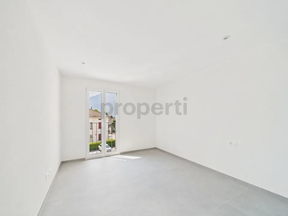 Modernes 2.5-Zimmer-Apartment mit Parkplatz und Lademöglichkeit, Biasca