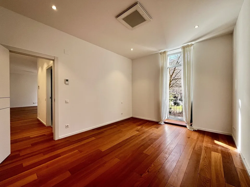 LUGANO - GROßES UND EXKLUSIVES 2.5-ZIMMER-WOHNUNG ZUM VERKAUF