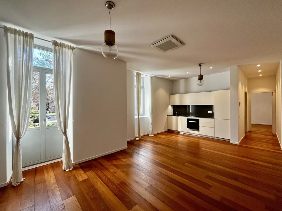 LUGANO - GROßES UND EXKLUSIVES 2.5-ZIMMER-WOHNUNG ZUM VERKAUF