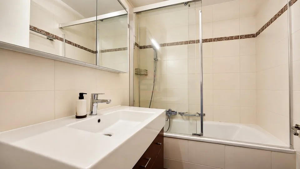 Zwischen Natur und Genf ein wunderschönes 5-Zimmer-Apartment mit Balkon