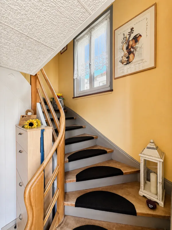 charmates Haus mit Grundstück und hoher Ausnützung