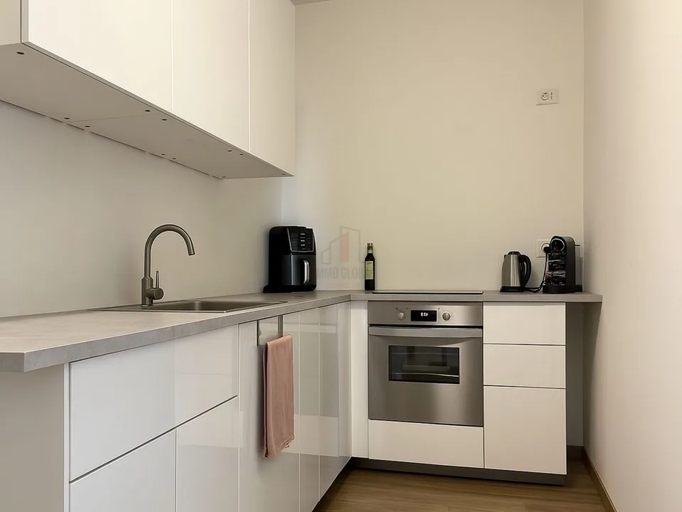 Comfortable apartment with partial lake view