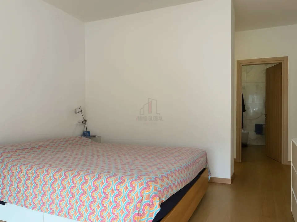 Comfortable apartment with partial lake view