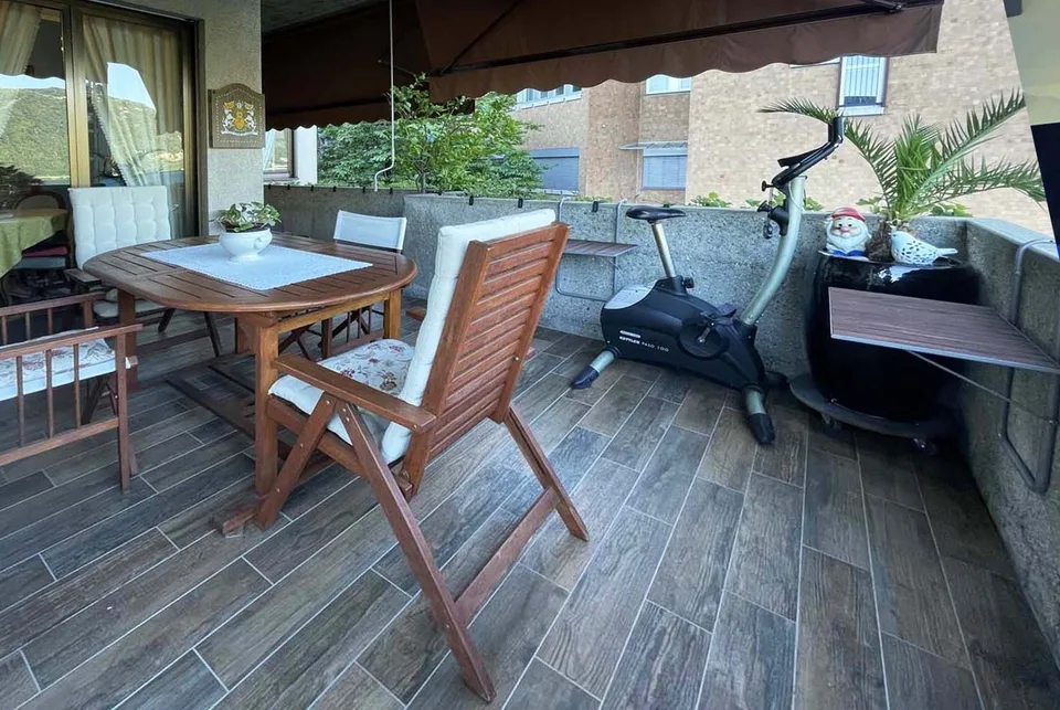 OCCASIONE - ATTICO 4.5 LOCALI VISTA LAGO A CAMPIONE D'ITALIA
