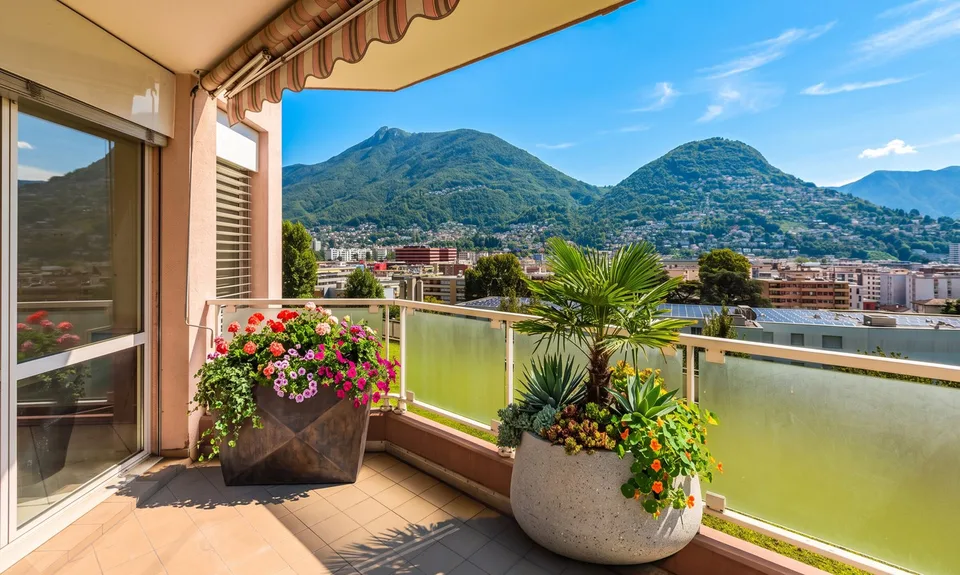 AMPIO 4.5 VISTA LAGO CON TERRAZZA IN ZONA CENTRALE A LUGANO