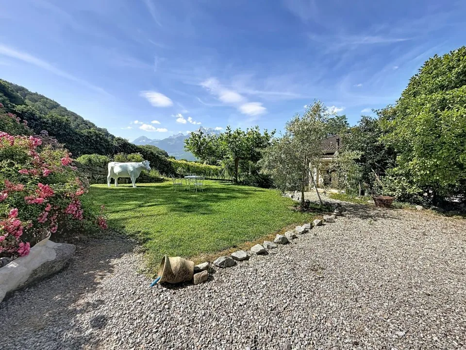 Gemütliche Villa im Erdgeschoss mit herrlichem Blick auf die Berge und die Dents-du-Midi