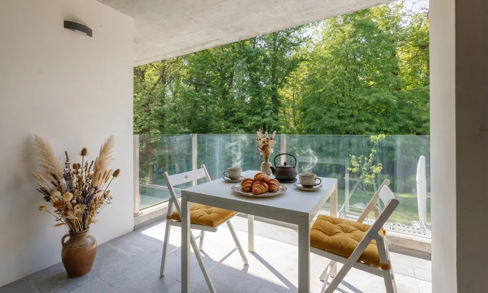 Elegant 4.5-room apartment with terrace in Dino