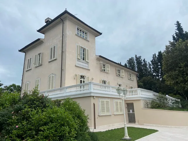 MAGNIFICA VILLA D'EPOCA 10 LOCALI ALLE PORTE DI FIRENZE