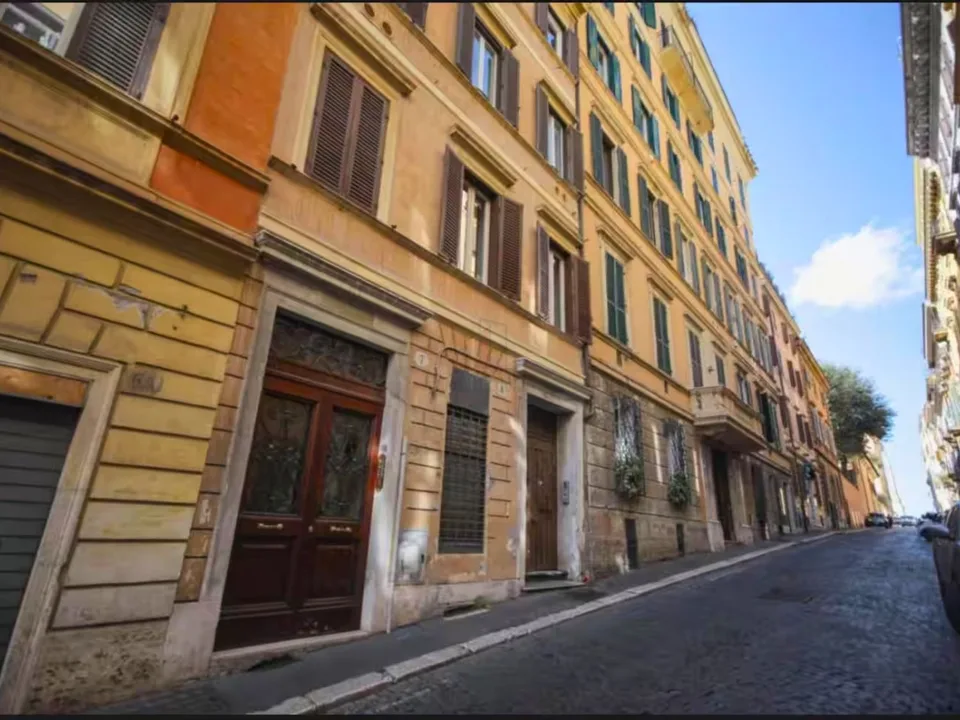 PIAZZA DI SPAGNA A 2 PASSI