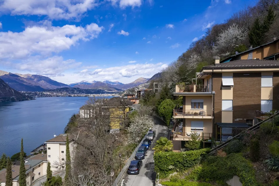 Stabile de 4 unités avec vue panoramique à Campione d'Italia