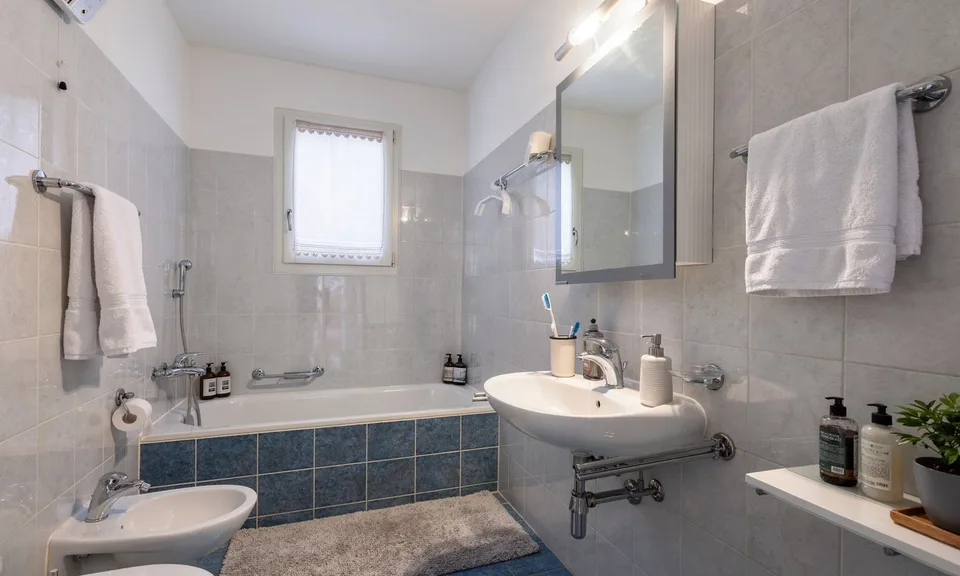 HELLES UND GERAUMIGES 3.5-ZIMMER-WOHNUNG MIT GARTEN IN VIGANELLO