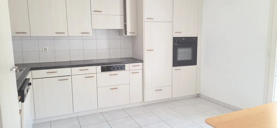 Gepflegte 5.5-Zimmer-Wohnung mit Balkon und schöner Aussicht in Zurzach-Böbikon