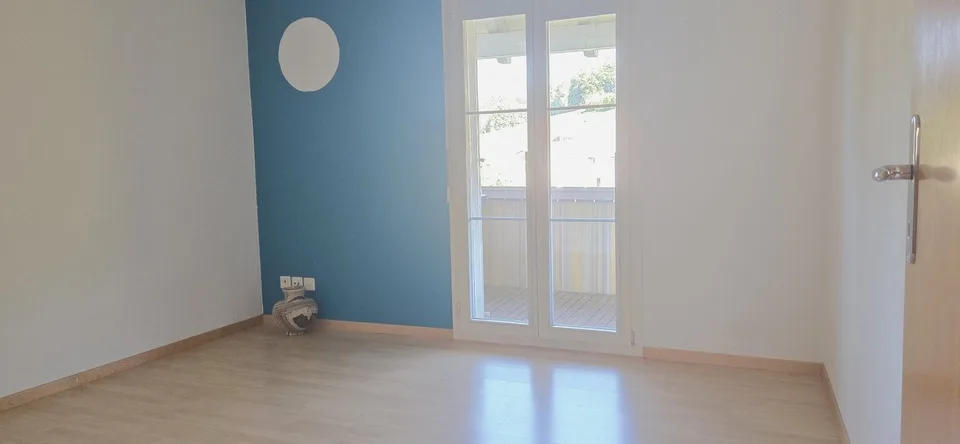 Gepflegte 5.5-Zimmer-Wohnung mit Balkon und schöner Aussicht in Zurzach-Böbikon