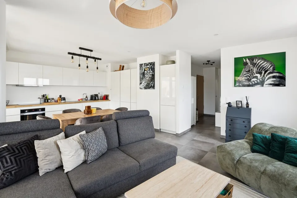 CASATAX - Prächtiges 3-Zimmer-Dachgeschoss mit umlaufender Terrasse