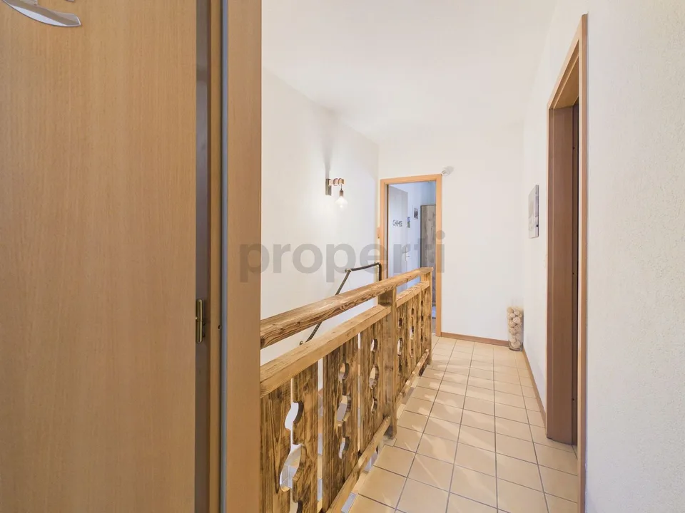 Elegantes Reihenhaus mit 2 Zimmern und Dachboden, Ardon