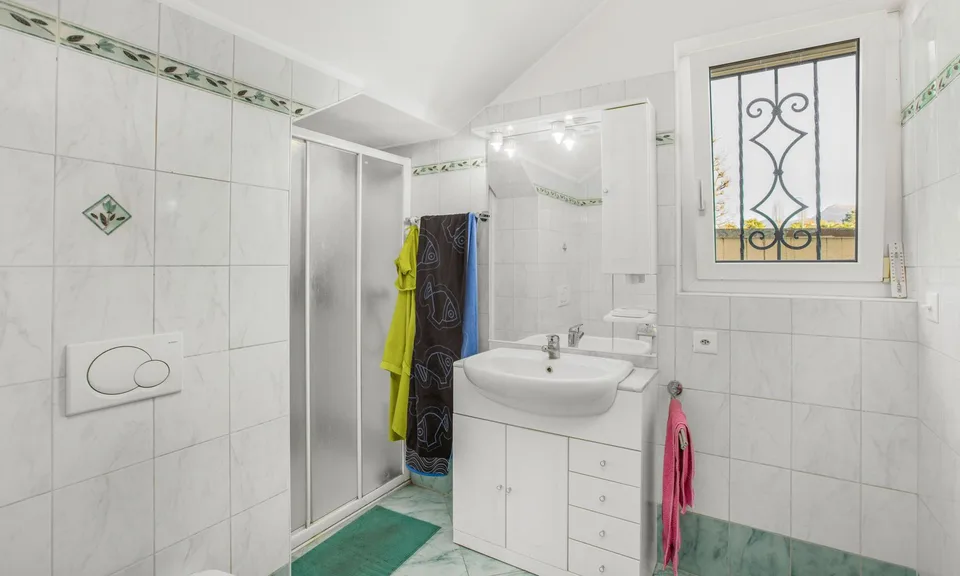 Exklusiv-Villa 6.5 in der Nähe des Sees mit Garten in Caslano