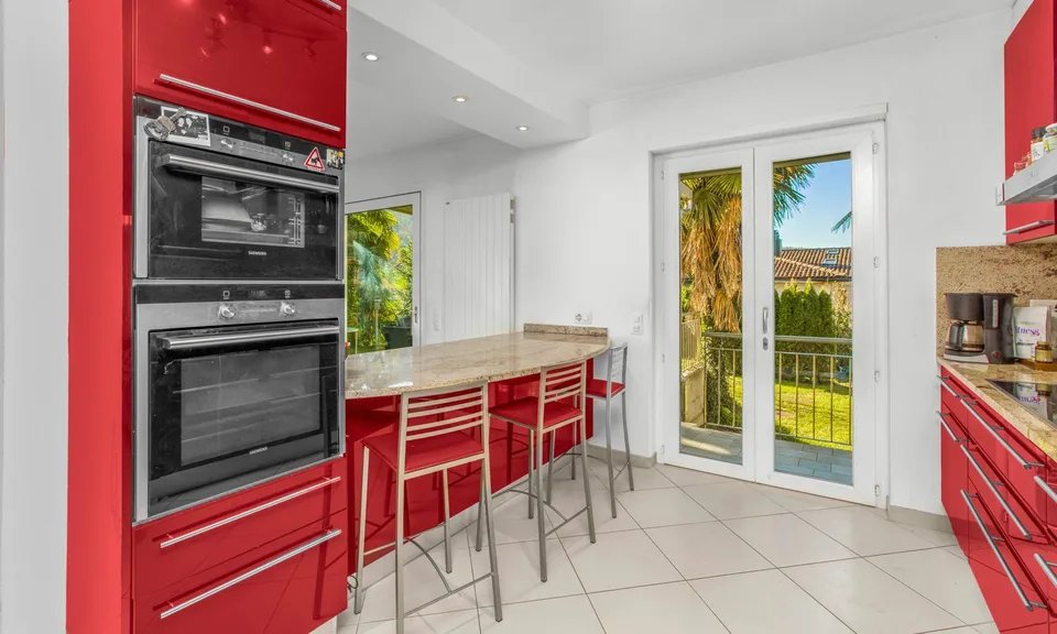 Exklusiv-Villa 6.5 in der Nähe des Sees mit Garten in Caslano