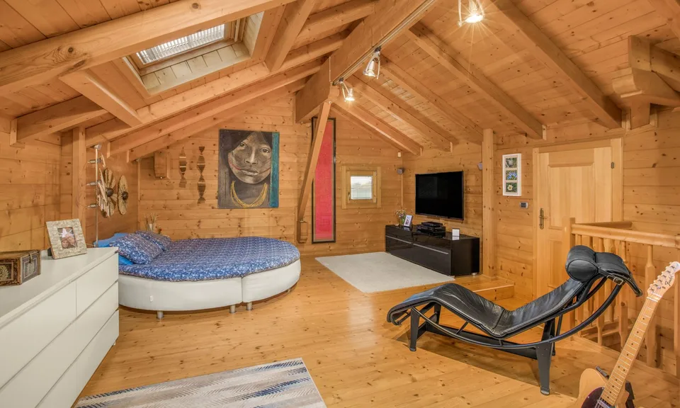 SPLENDIDE BIFAMILIENHAUS MIT 11 ZIMMERN IN DER PROVINZ COMO