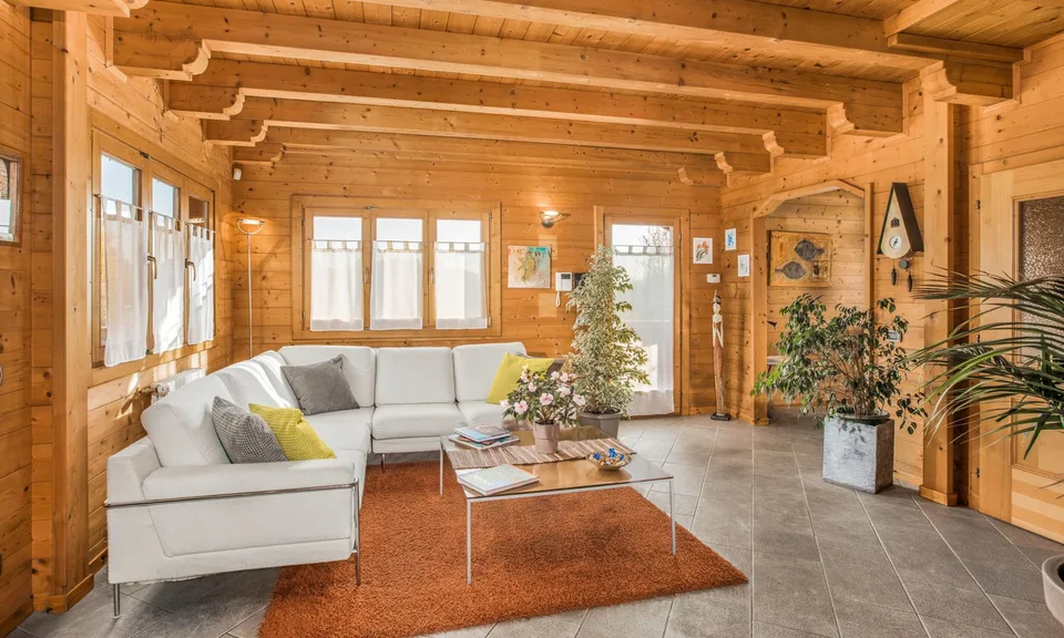 SPLENDIDE BIFAMILIENHAUS MIT 11 ZIMMERN IN DER PROVINZ COMO