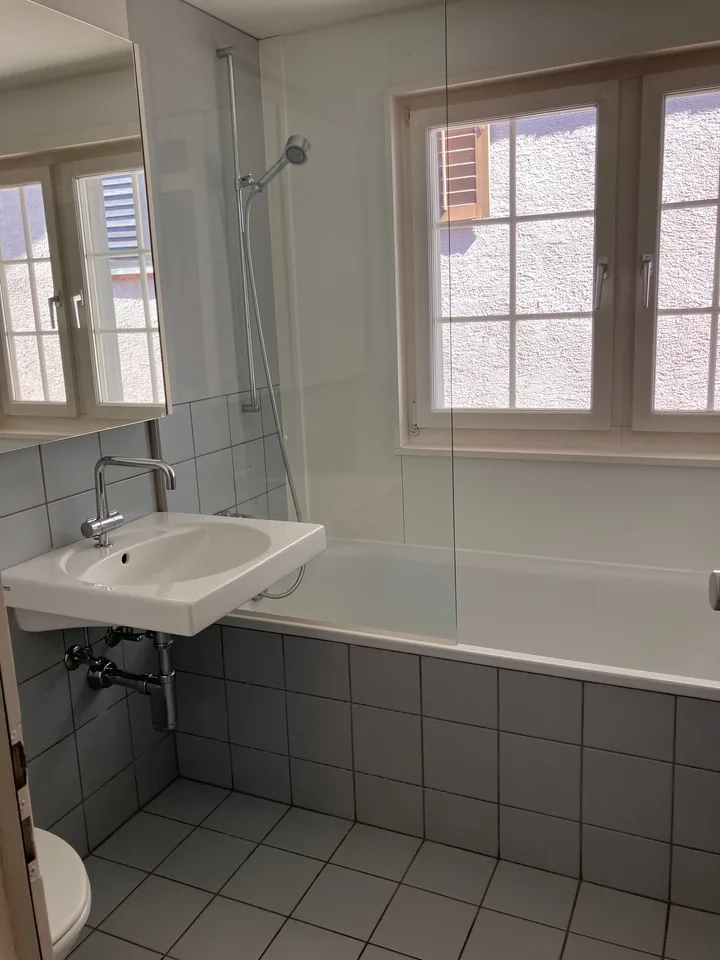 Flair de la vieille ville et générosité – vivre dans la historique « Felsenburg » avec utilisation du jardin