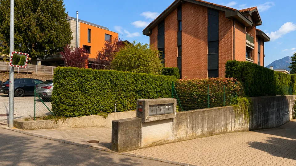 SEMENTINA - VERKAUFT: GROßZÜGIGES 4.5-ZIMMER-WOHNUNG IN PRIVILEGIERTER LAGE
