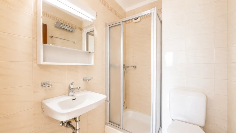 SEMENTINA - VERKAUFT: GROßZÜGIGES 4.5-ZIMMER-WOHNUNG IN PRIVILEGIERTER LAGE
