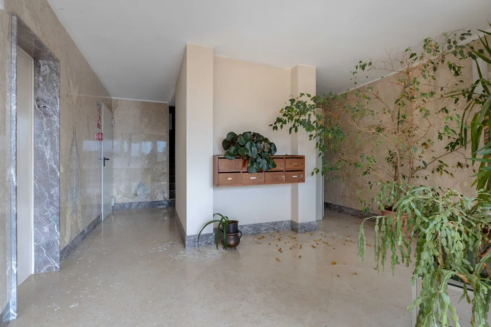 Wonderful Three-Room Apartment with Terrace and Lake View in Campione