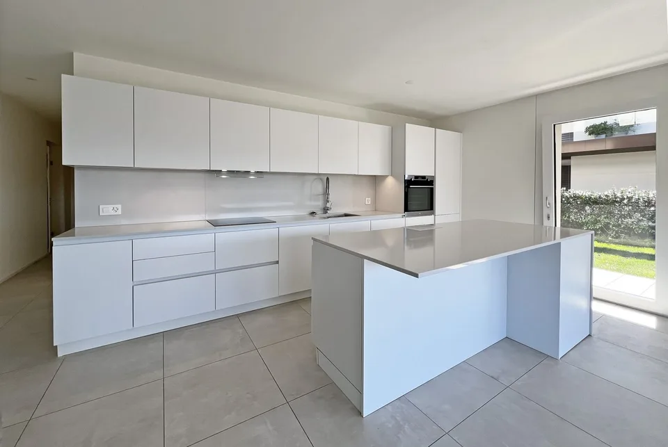 Moderne und geräumige 3.5-Zimmer-Wohnung mit eigenem Garten in Rovio