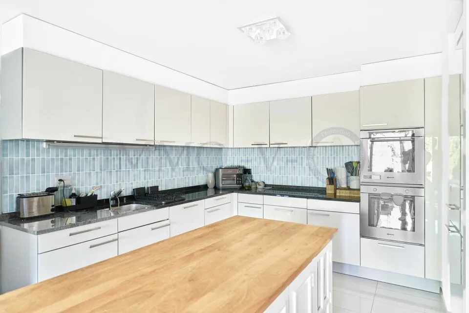 Spacious duplex with terrace and balcony
