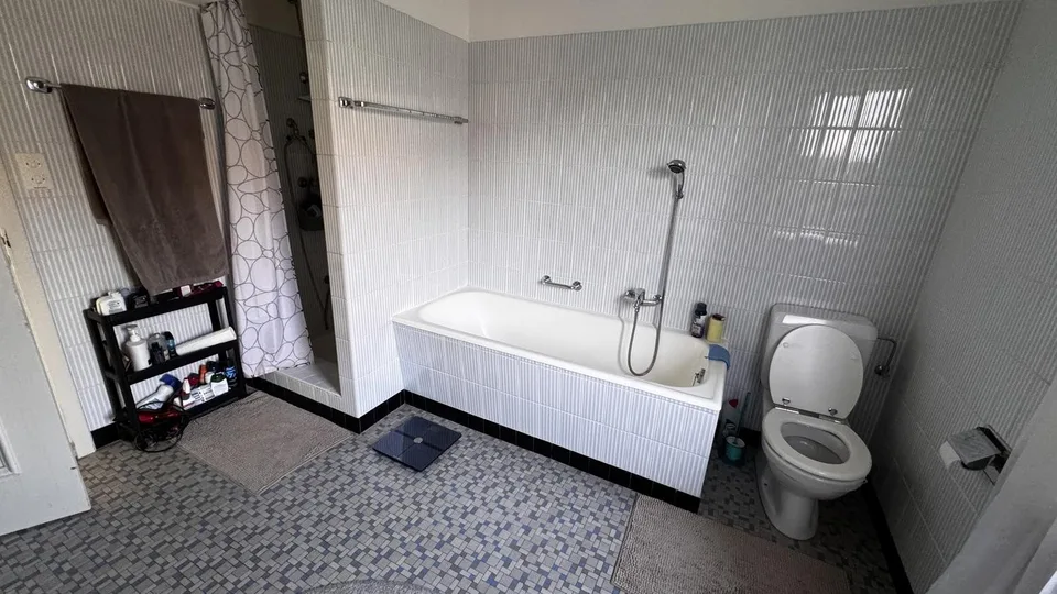 Idyllisches WG-Zimmer (ab 1.10./ nach Vereinbarung) in Haus mit Garten