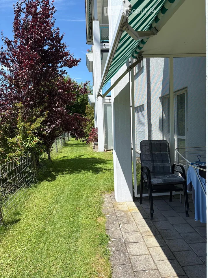 Charmant appartement 4.5 pièces avec espace de séjour et vue imprenable à Lütisburg