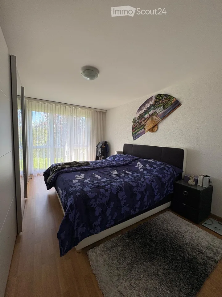 Charmant appartement 4.5 pièces avec espace de séjour et vue imprenable à Lütisburg